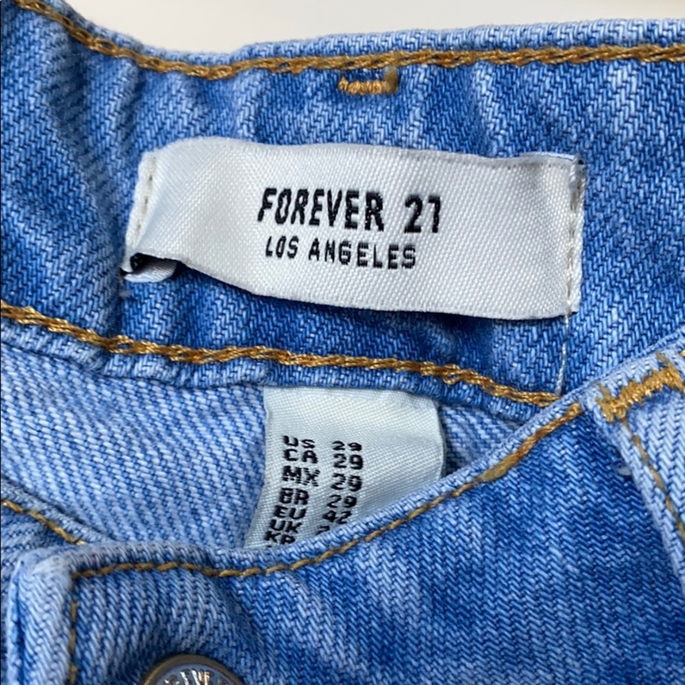 Blue Jeans - Picture 3 of 4
